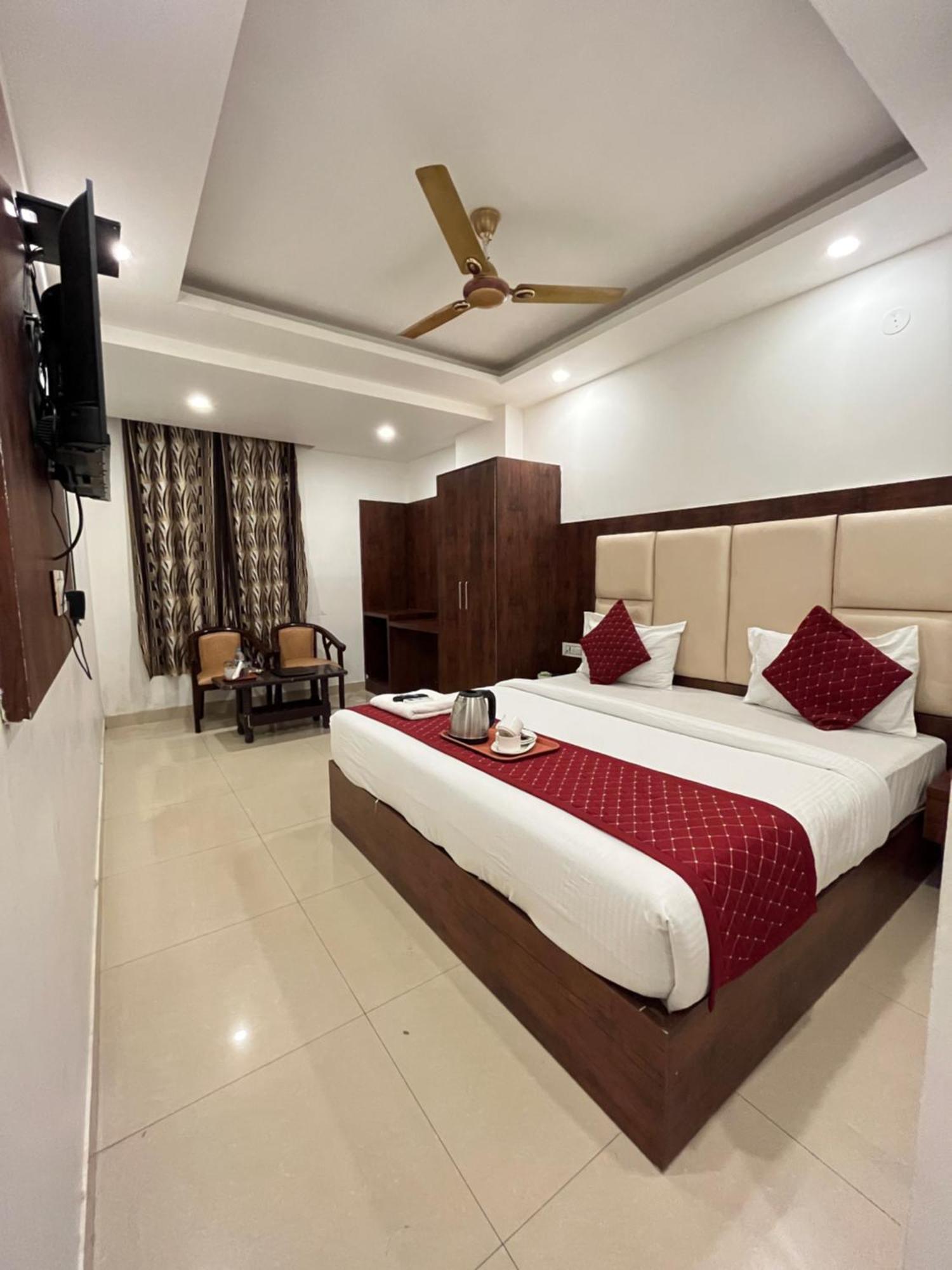 Airport Ostella Grand Bed & Breakfast